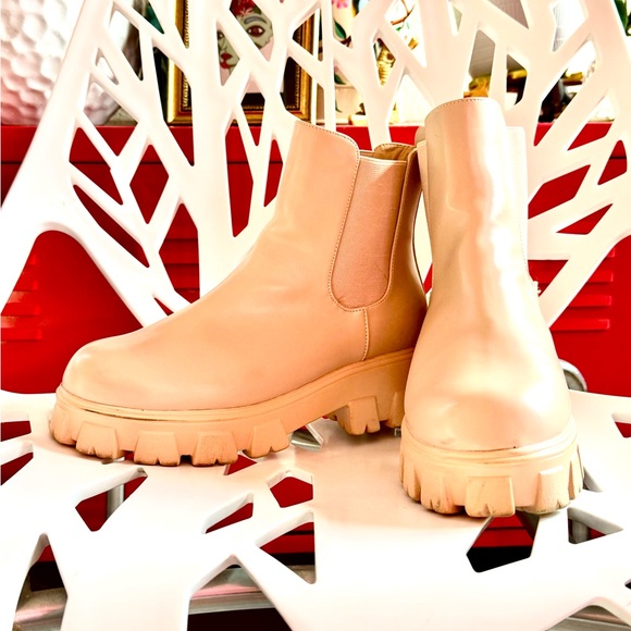 Lulus Lug Sole Boots - Picture 3 of 4